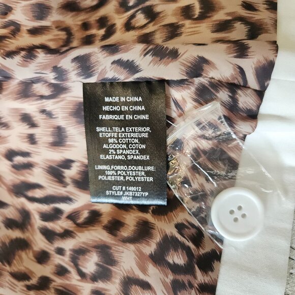 White Jacket with Animal Print - Picture 7 of 11